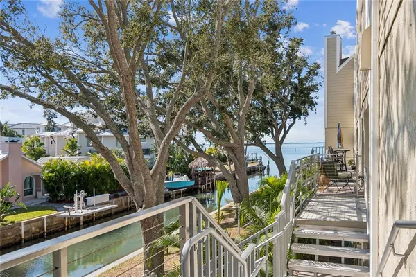$374,900 | 433 Paula Drive South, Unit 24, Dunedin, FL 34698