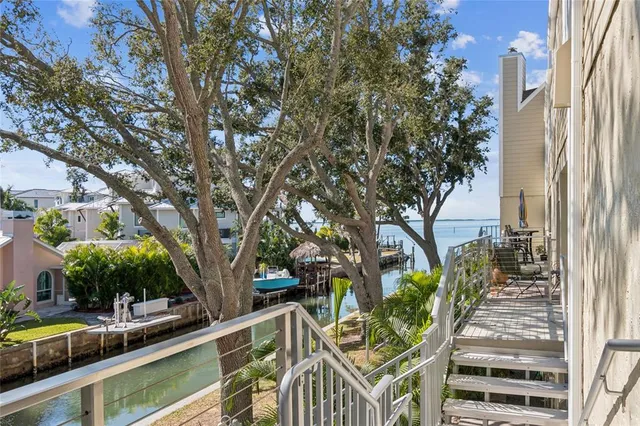 $374,900 | 433 Paula Drive South, Unit 24, Dunedin, FL 34698