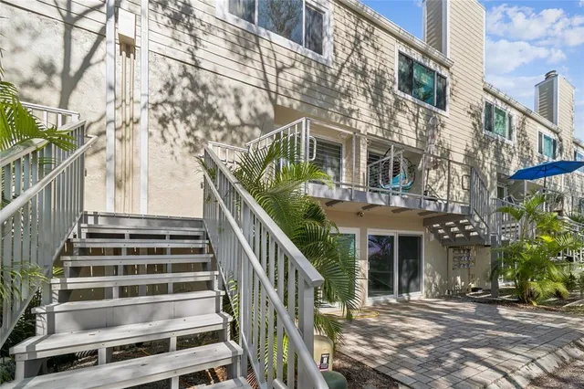 $374,900 | 433 Paula Drive South, Unit 24, Dunedin, FL 34698