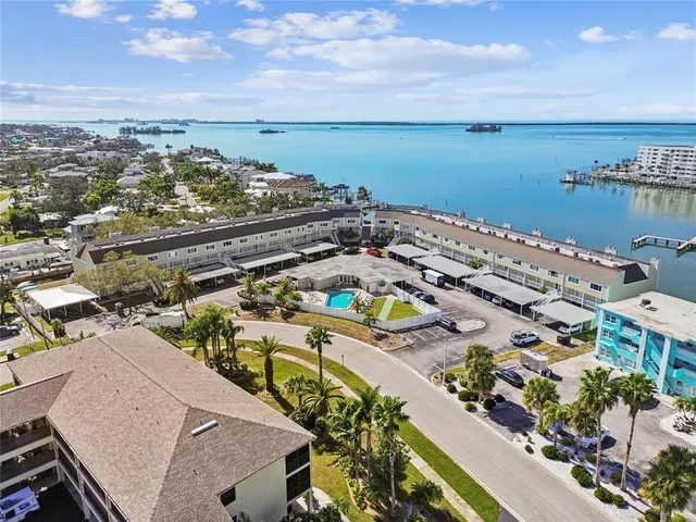 $374,900 | 433 Paula Drive South, Unit 24, Dunedin, FL 34698