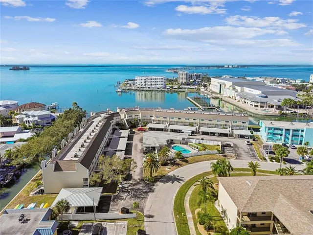 $374,900 | 433 Paula Drive South, Unit 24, Dunedin, FL 34698