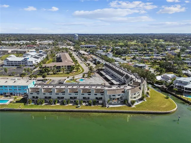 $374,900 | 433 Paula Drive South, Unit 24, Dunedin, FL 34698