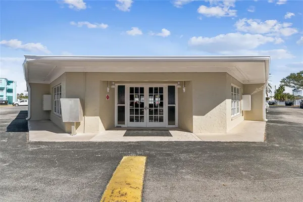 $374,900 | 433 Paula Drive South, Unit 24, Dunedin, FL 34698