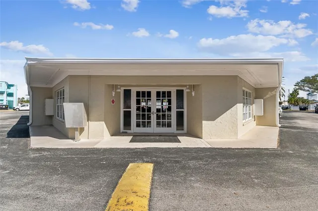 $374,900 | 433 Paula Drive South, Unit 24, Dunedin, FL 34698