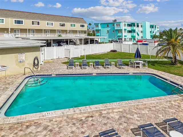 $374,900 | 433 Paula Drive South, Unit 24, Dunedin, FL 34698