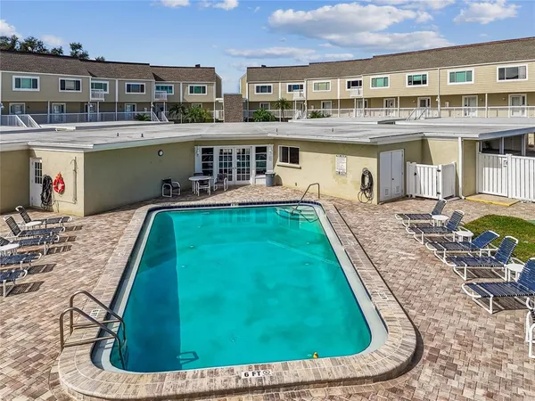 $374,900 | 433 Paula Drive South, Unit 24, Dunedin, FL 34698