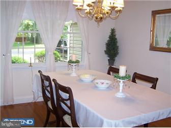 91 Gaunt Drive Mickleton, NJ 08056 - Photo 3 of 12 Dining Room