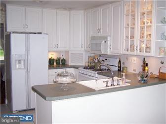 91 Gaunt Drive Mickleton, NJ 08056 - Photo 4 of 12 Kitchen