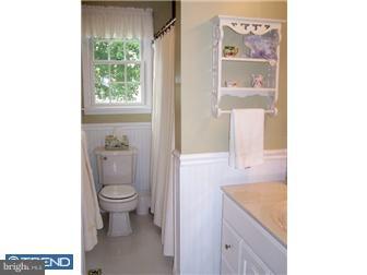 91 Gaunt Drive Mickleton, NJ 08056 - Photo 9 of 12 Bathroom