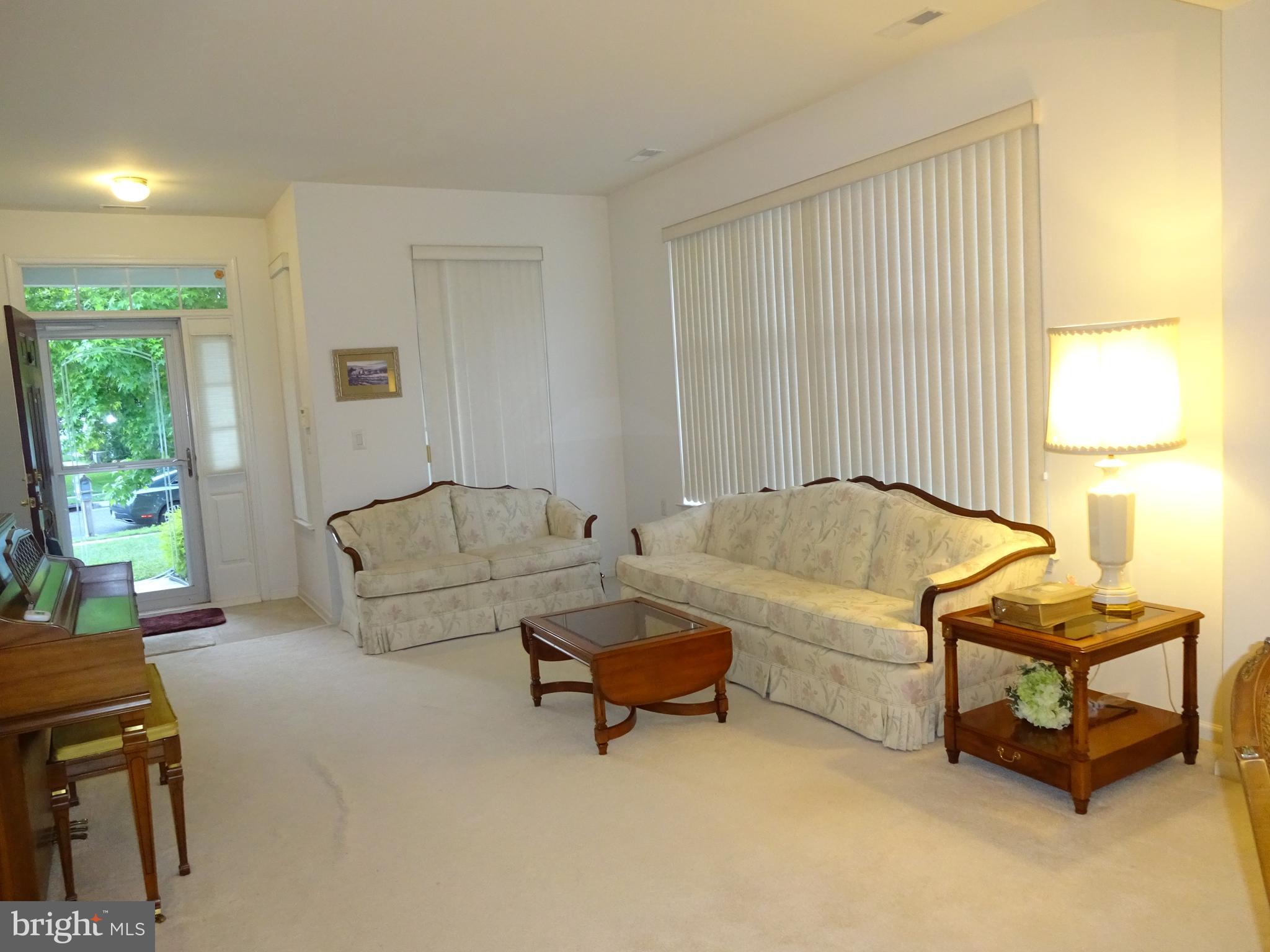 73 Mayfair Road Southampton, NJ 08088 - Photo 5 of 25 Cheerful Living Room
