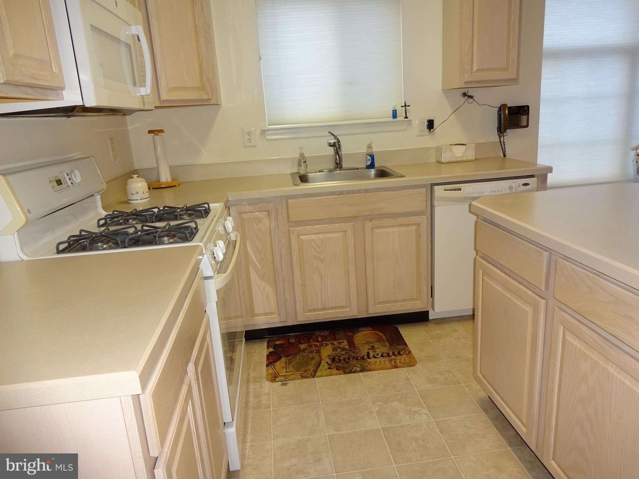 73 Mayfair Road Southampton, NJ 08088 - Photo 9 of 25 Efficient Kitchen Meal Prep Area