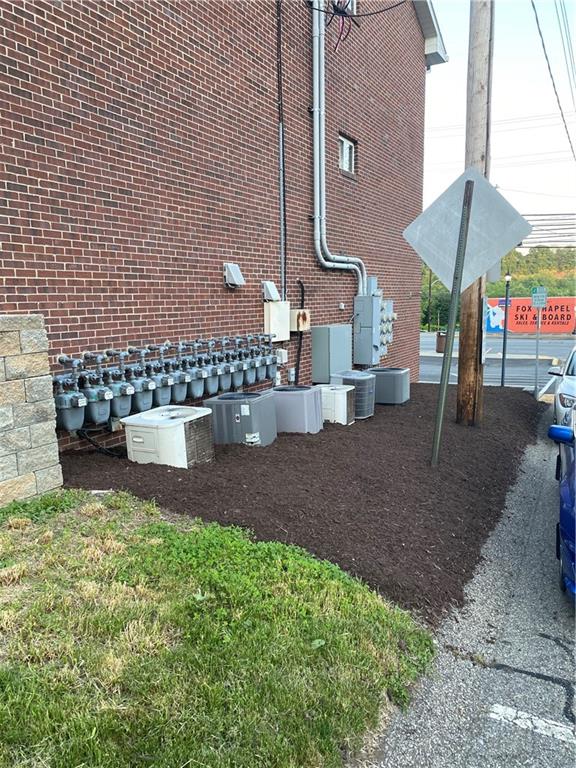 401-407 Freeport Road Pittsburgh, PA 15238 - Photo 7 of 25 a view of a street with sitting space