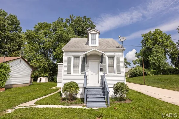$104,900 | 201 South 10th Street, Belleville, IL 62220