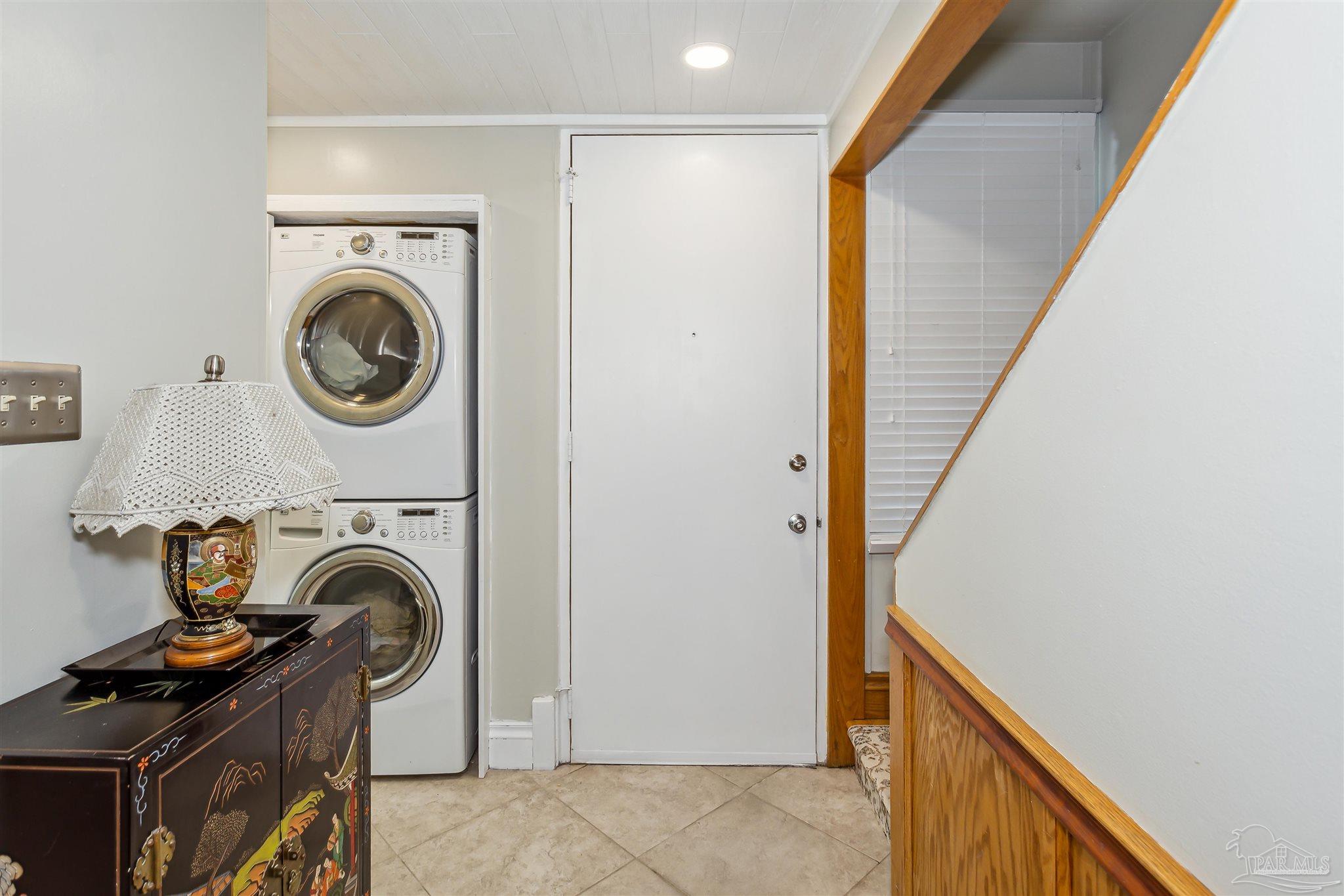 201 Pensacola Beach Road, Unit A24 Gulf Breeze, FL 32561 - Photo 7 of 35