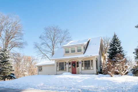 $2,200,000 | W304N2426 Maple Avenue, Delafield, WI 53072