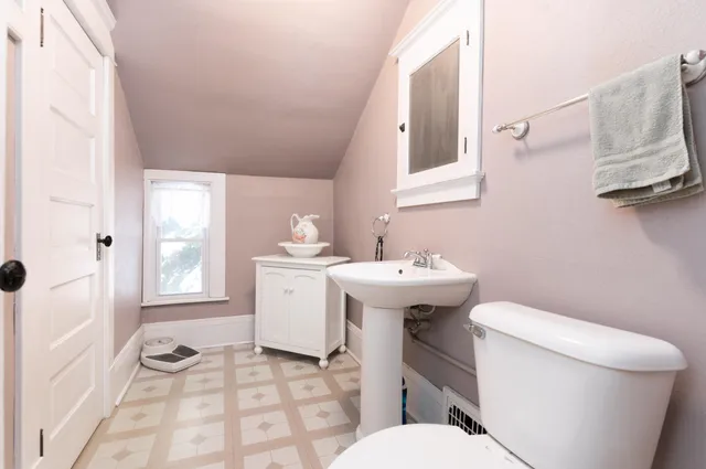 $2,200,000 | W304N2426 Maple Avenue, Delafield, WI 53072