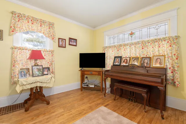 $2,200,000 | W304N2426 Maple Avenue, Delafield, WI 53072