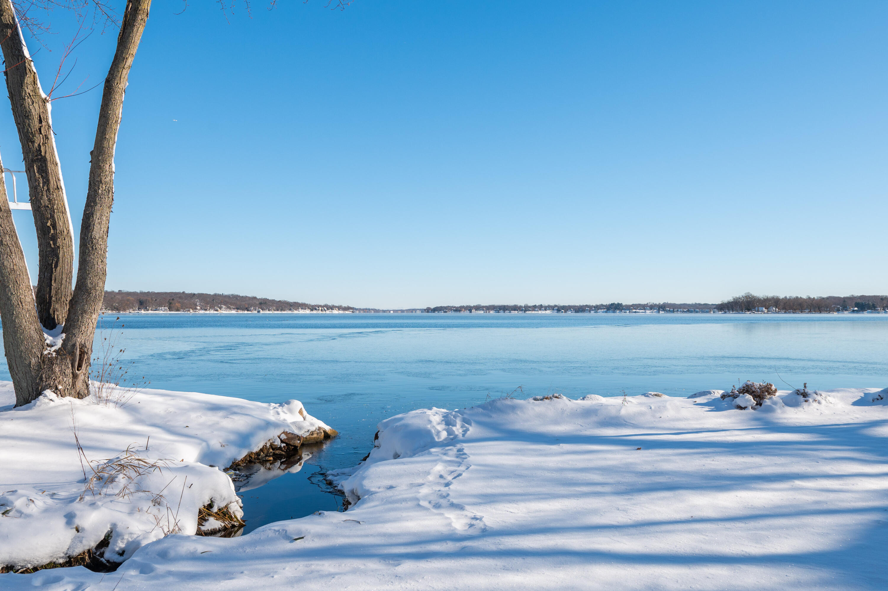 W304N2426 Maple Avenue Delafield, WI 53072 - Photo 4 of 47 Maple Ave - Pewaukee Lake