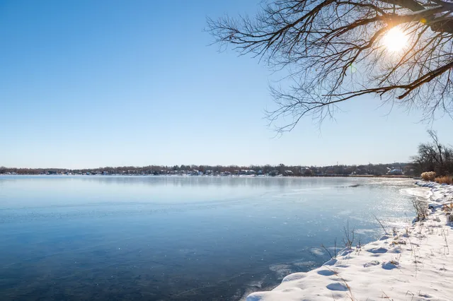 $2,200,000 | W304N2426 Maple Avenue, Delafield, WI 53072