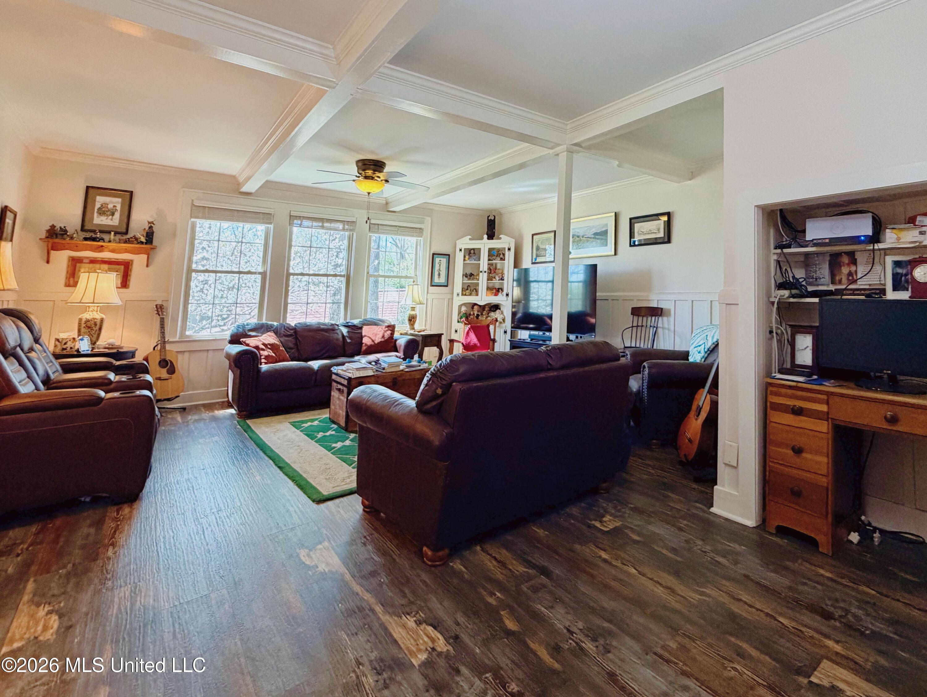 78 Government Fleet Road Natchez, MS 39120 - Photo 14 of 34 78 Government Family Room & Security Mon