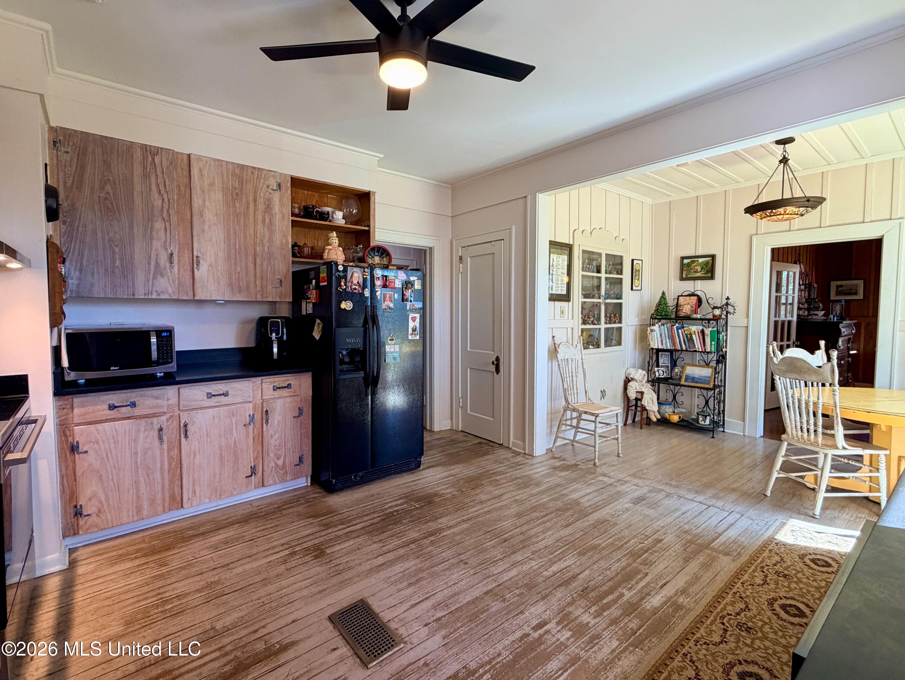 78 Government Fleet Road Natchez, MS 39120 - Photo 25 of 34 78 Government Kitchen & Breakfast 2