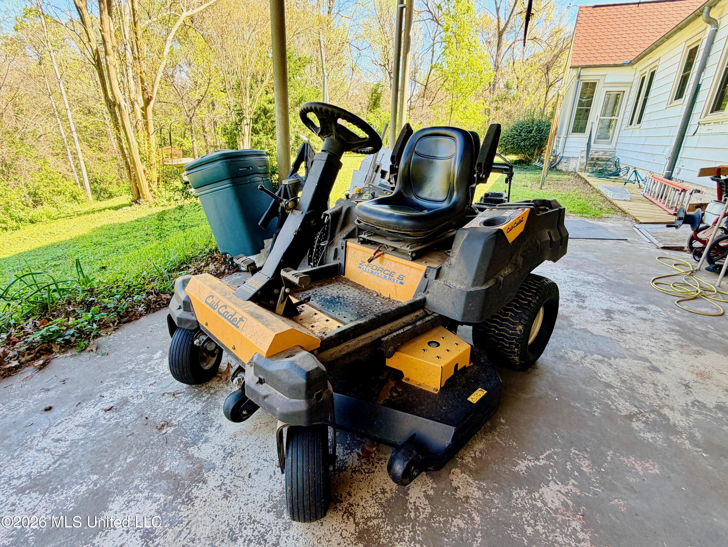 78 Government Fleet Road Natchez, MS 39120 - Photo 34 of 34 78 Government Lawnmower