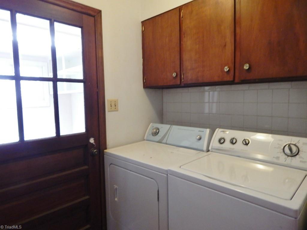 5736 Bunch Road Oak Ridge, NC 27310 - Photo 14 of 30 Laundry room