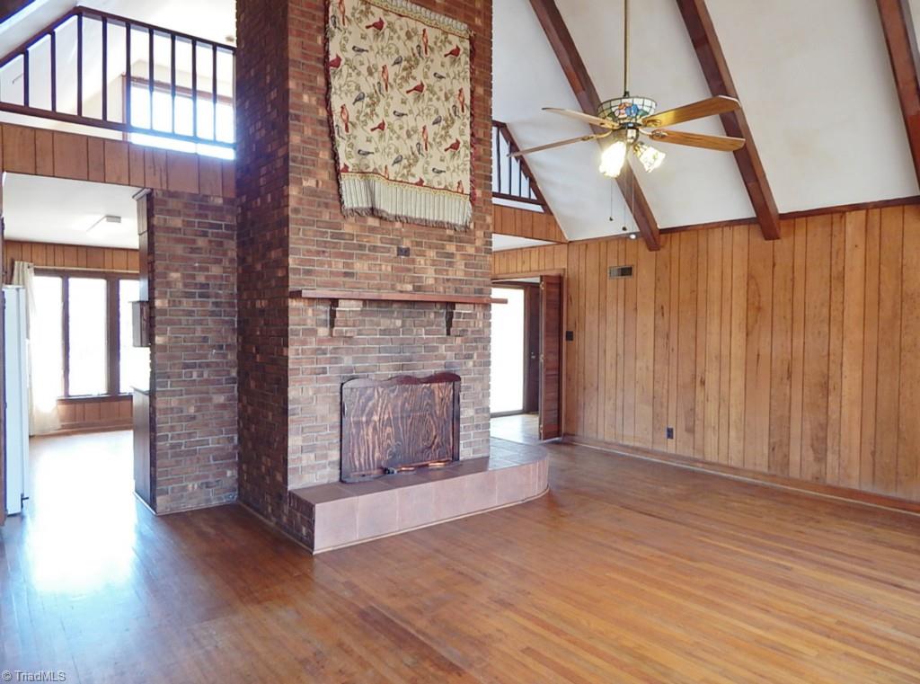5736 Bunch Road Oak Ridge, NC 27310 - Photo 3 of 30 Living room