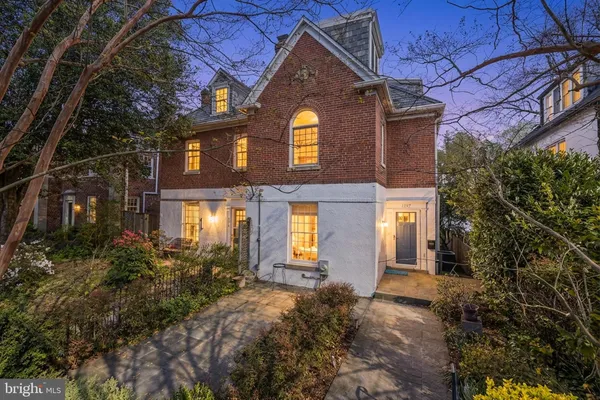 $1,475,000 | 2927 Cathedral Avenue Northwest, Washington, DC 20008