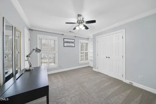 a view of a dinning table and chairs in deck