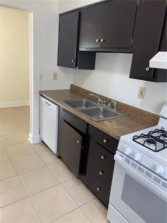 $900 | 2809 Bryant Street, Unit B, Metairie, LA 70003