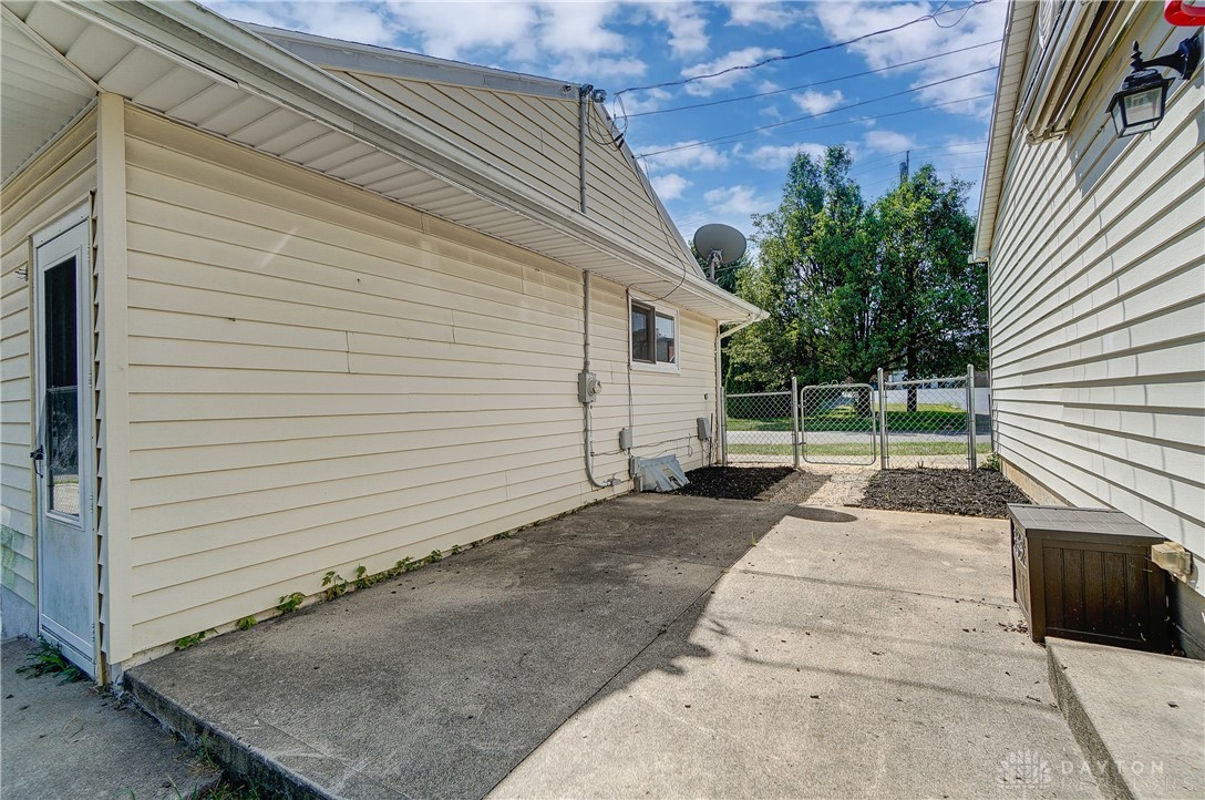 1645 Brownleigh Road Dayton, OH 45429 - Photo 37 of 40