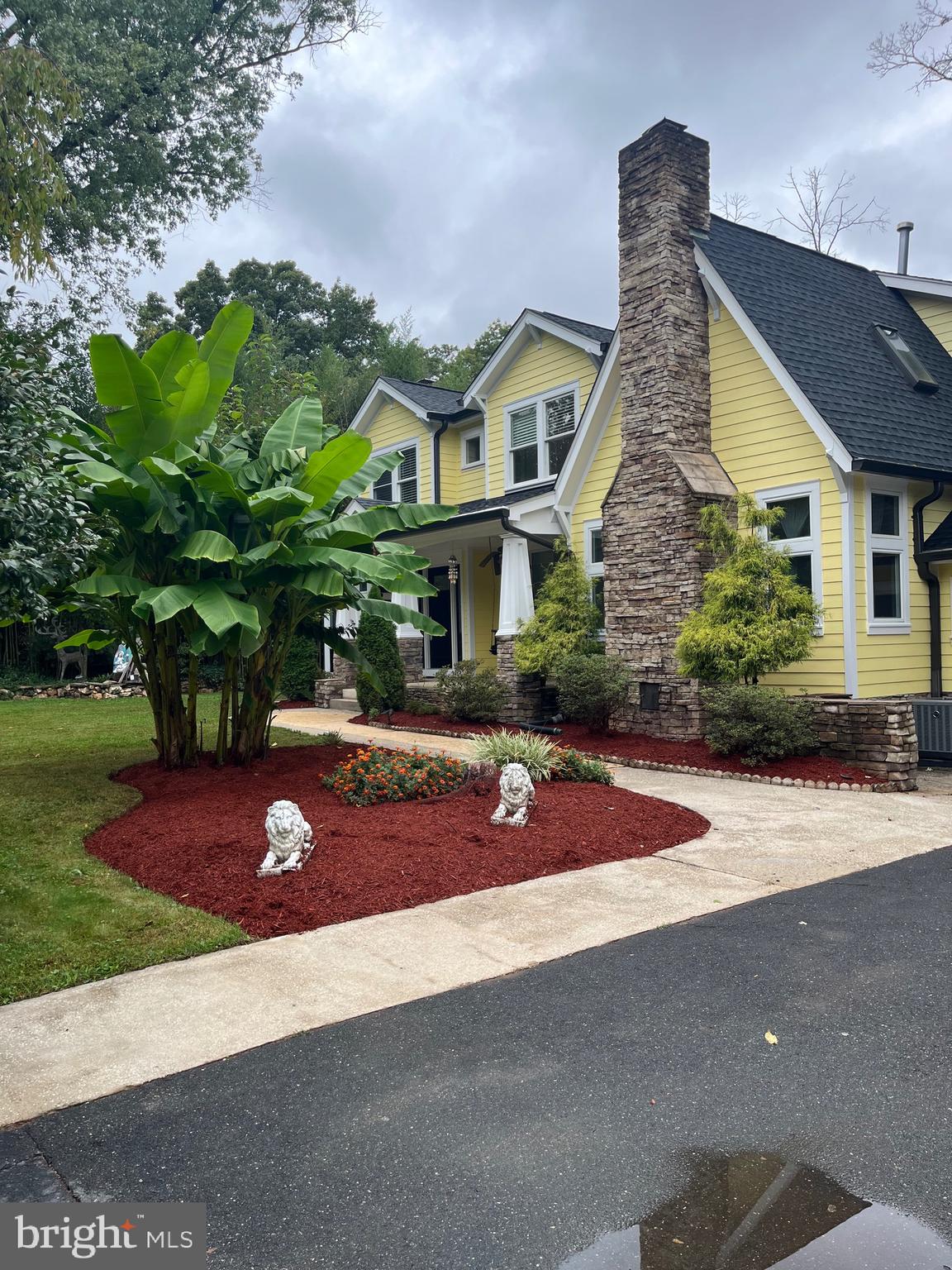 7814 Ridgewood Drive Annandale, VA 22003 - Photo 2 of 51