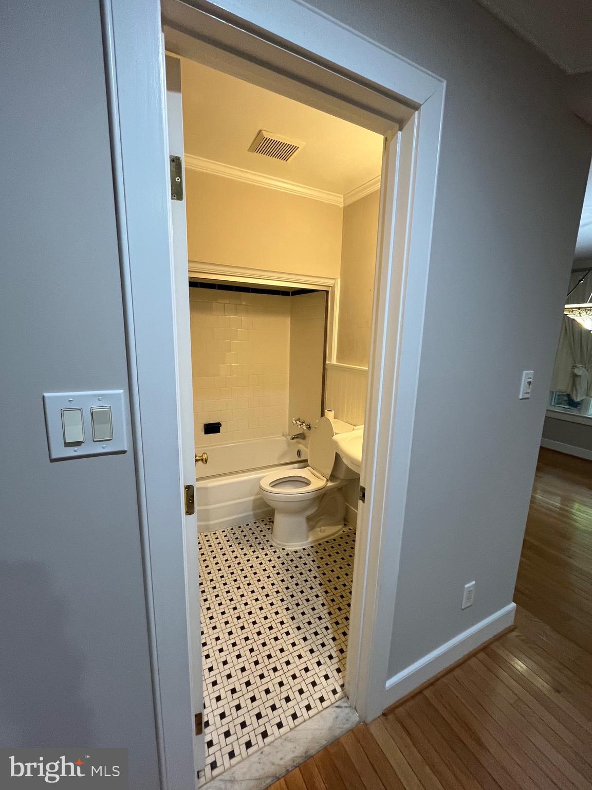 7814 Ridgewood Drive Annandale, VA 22003 - Photo 31 of 51