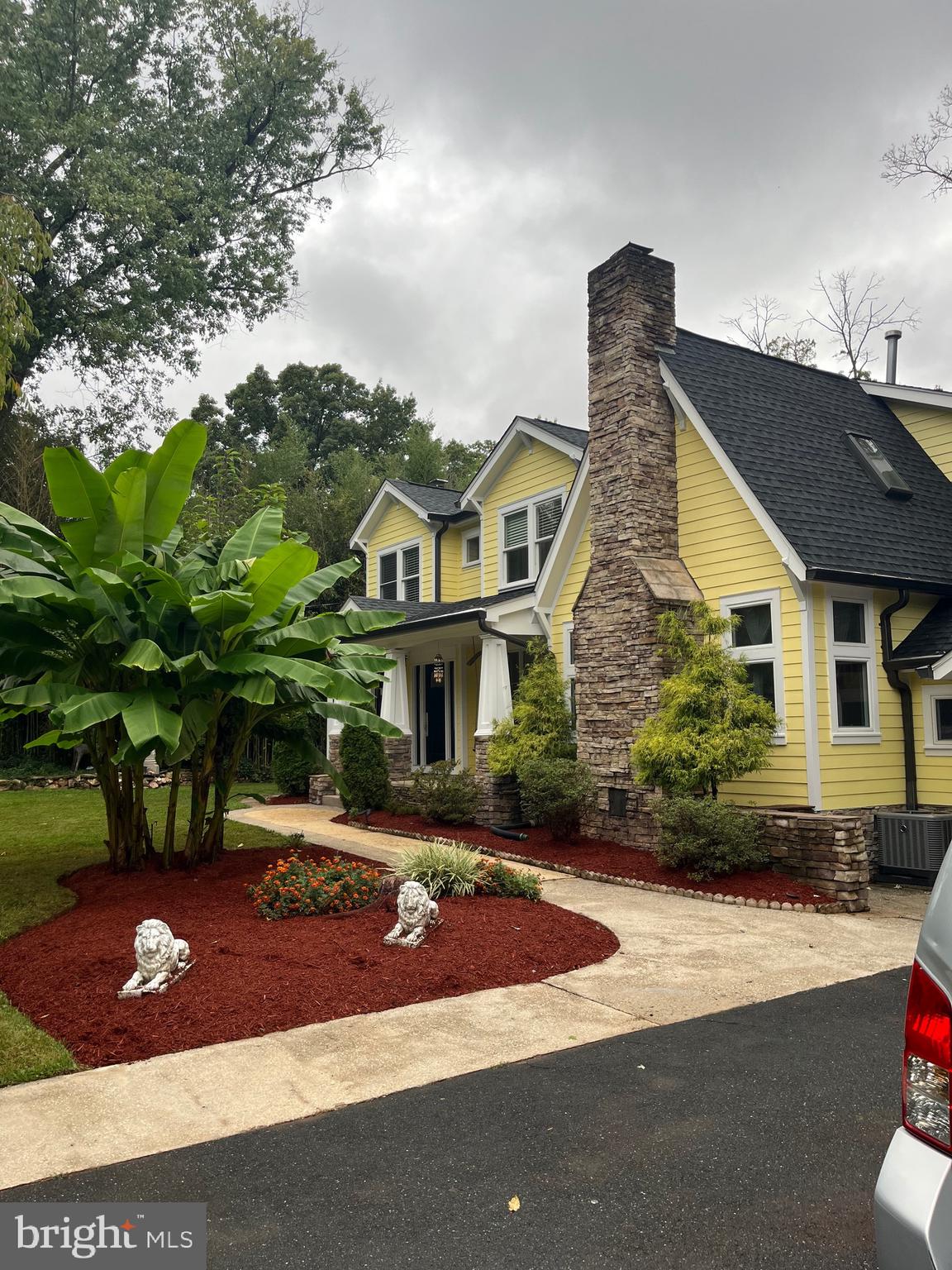 7814 Ridgewood Drive Annandale, VA 22003 - Photo 5 of 51