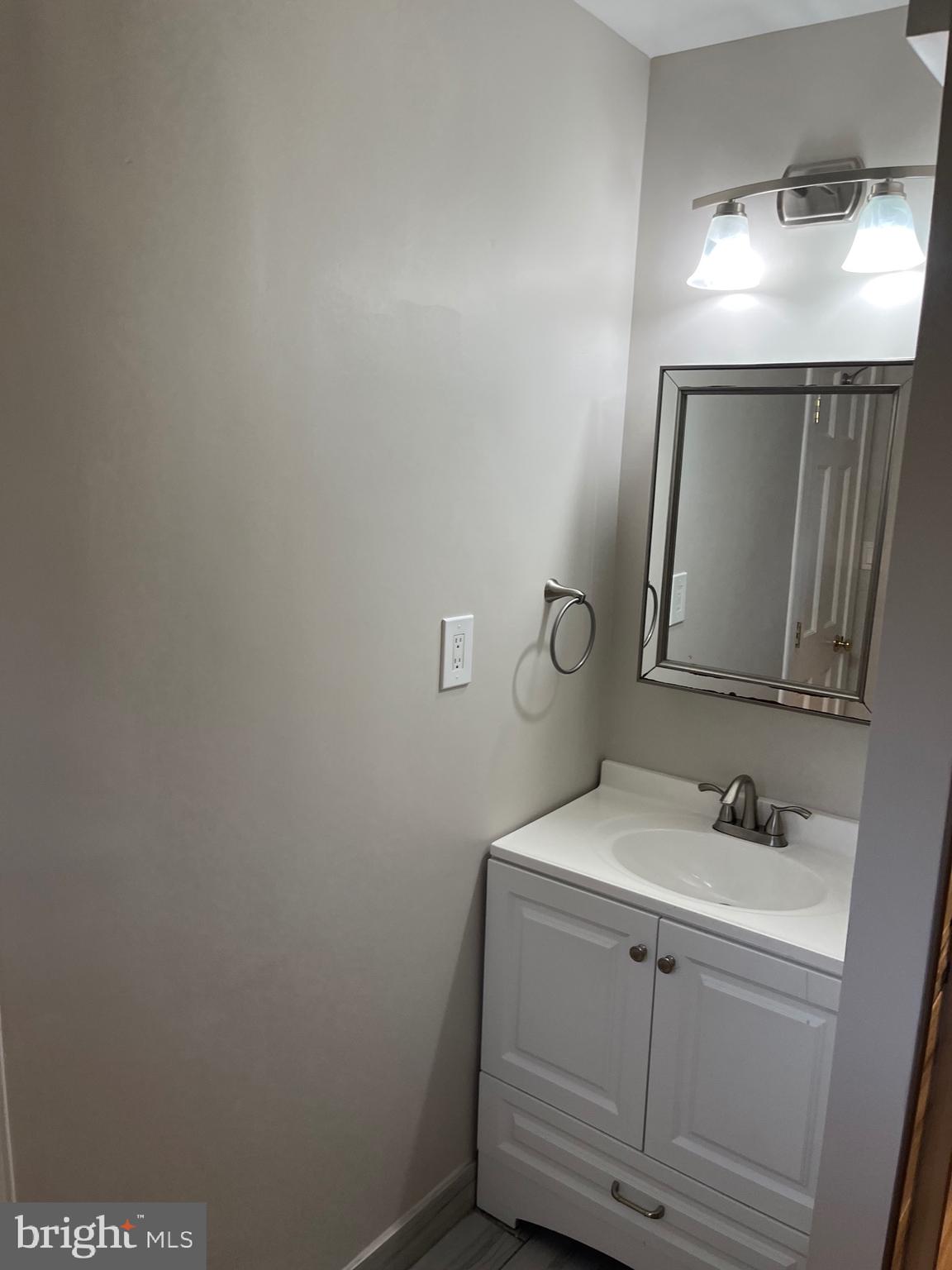 7814 Ridgewood Drive Annandale, VA 22003 - Photo 10 of 51