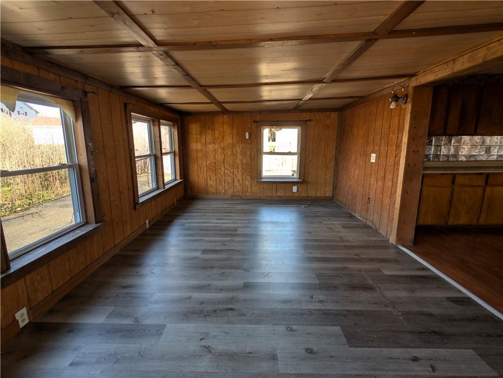 414 Middle Avenue Allison, PA 15413 - Photo 4 of 16