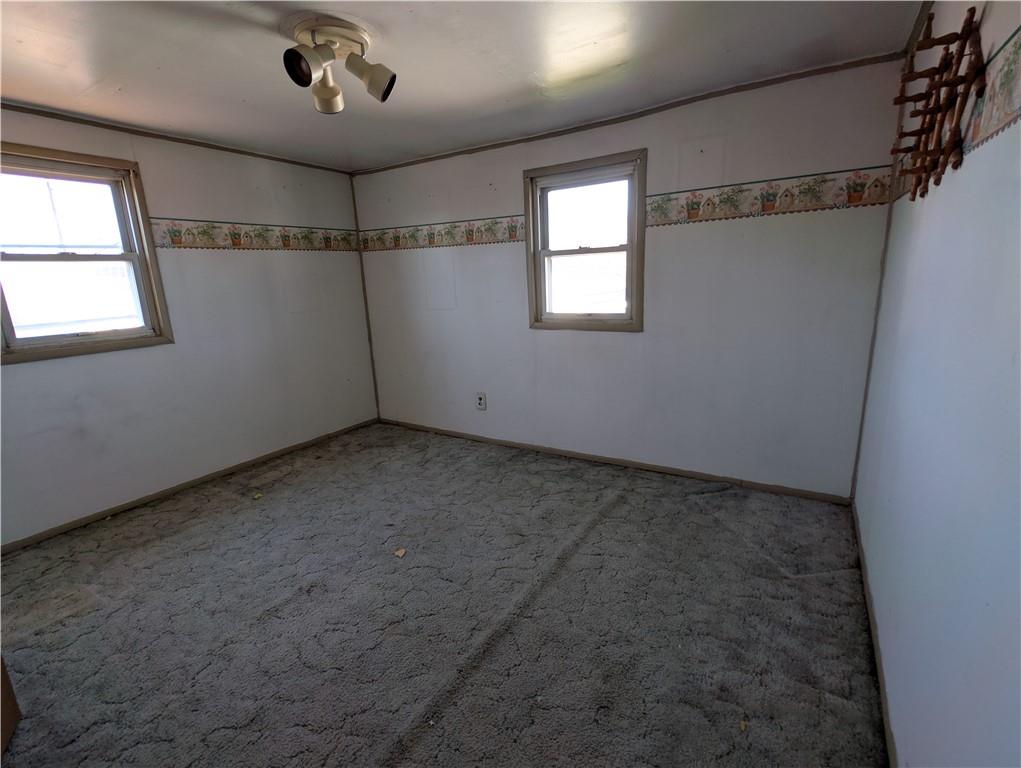 414 Middle Avenue Allison, PA 15413 - Photo 10 of 16