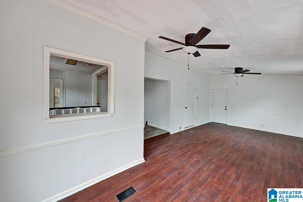 1121 9th Avenue Midfield, AL 35228 - Photo 3 of 28
