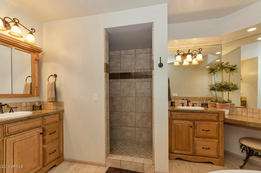 5111 North Camelhead Road Phoenix, AZ 85018 - Photo 25 of 34 Master Bath 2