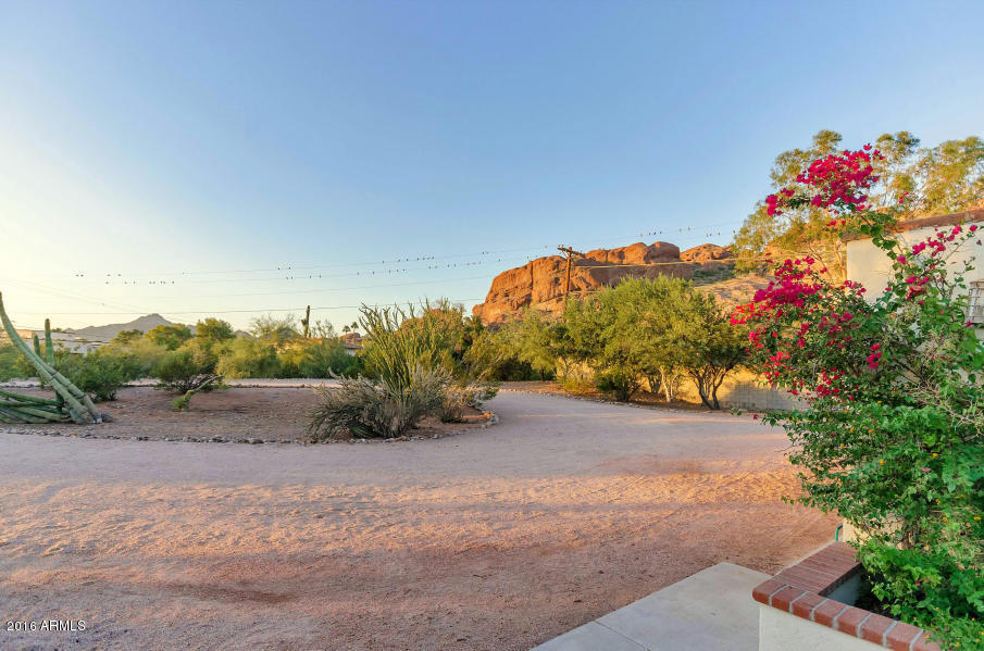 5111 North Camelhead Road Phoenix, AZ 85018 - Photo 33 of 34 Desert View