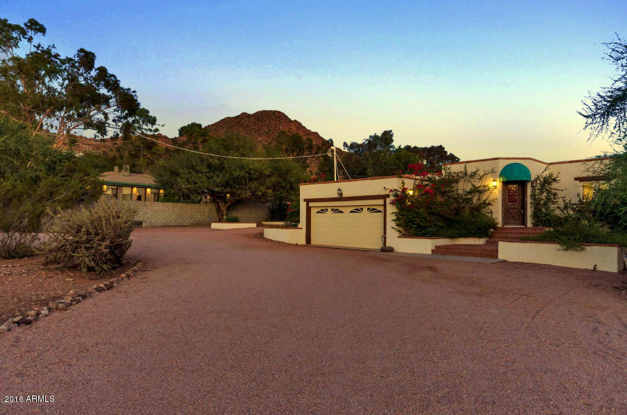 5111 North Camelhead Road Phoenix, AZ 85018 - Photo 34 of 34 Exterior Front dusk
