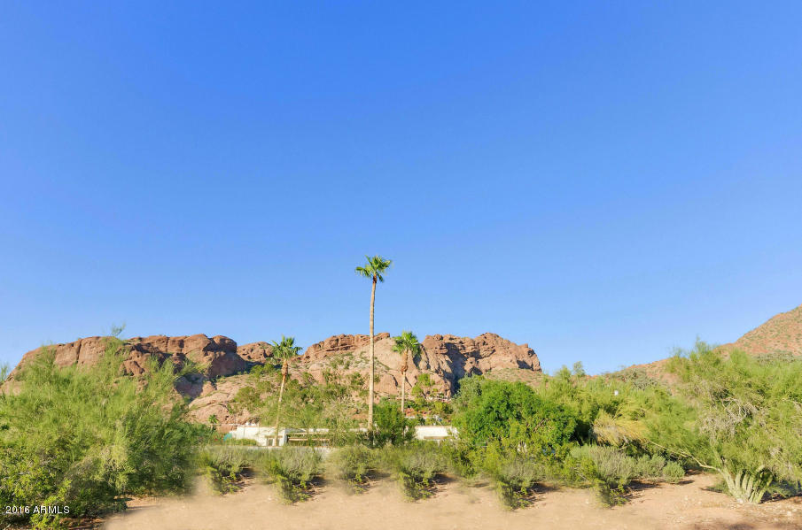 5111 North Camelhead Road Phoenix, AZ 85018 - Photo 10 of 34 Camelhead View 1