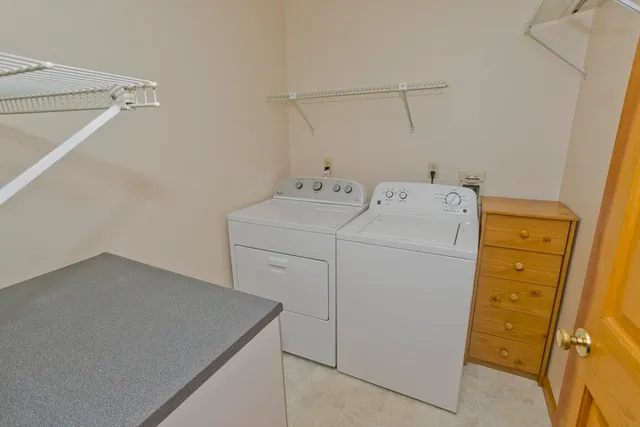 $3,250 | 27 Bunker Circle, East Longmeadow, MA 01028