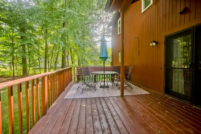 $3,250 | 27 Bunker Circle, East Longmeadow, MA 01028