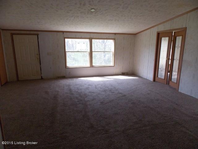 2091 Switzer Road Frankfort, KY 40601 - Photo 10 of 14 Living Room