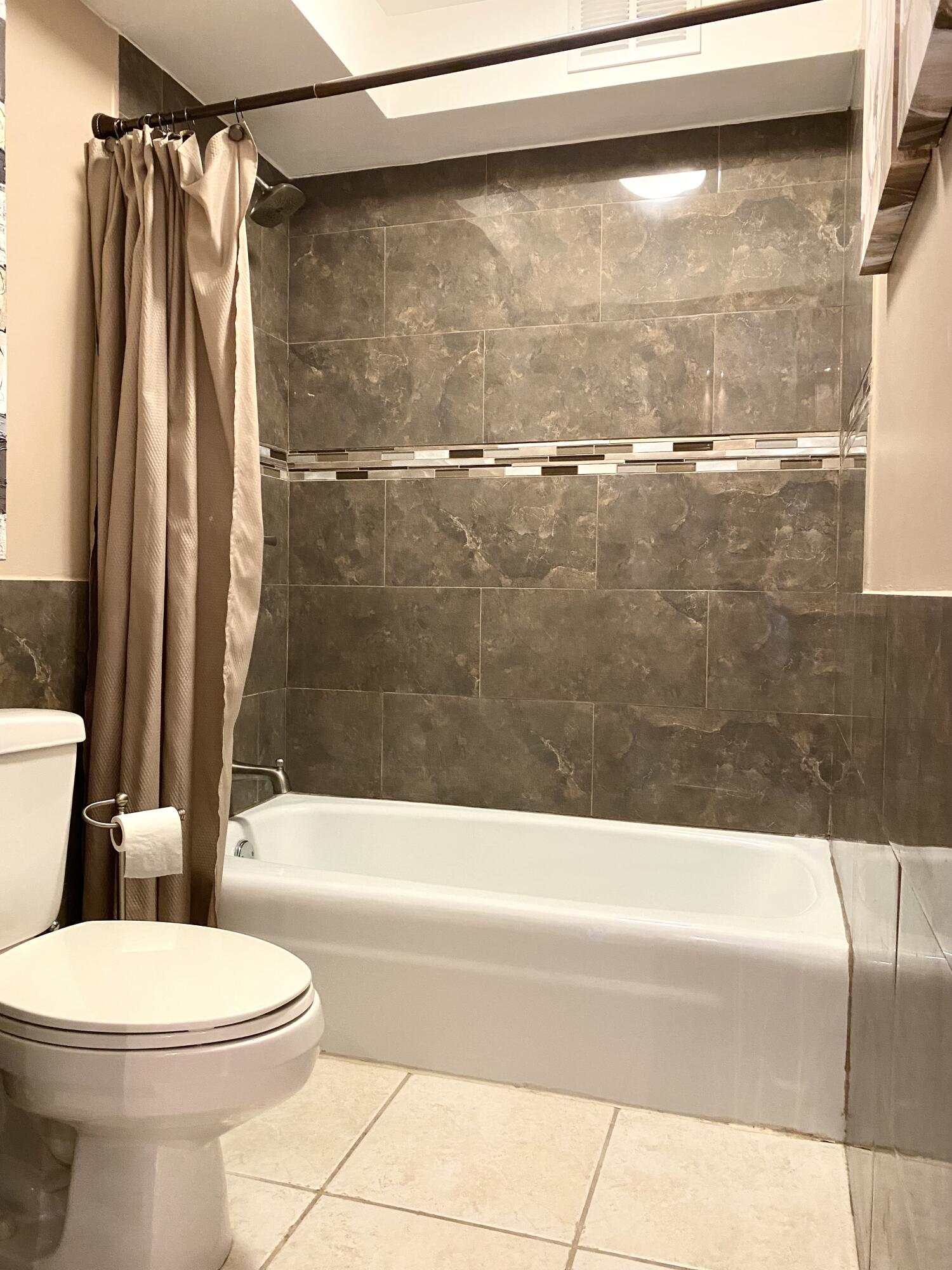 6 Royal Palm Way, Unit 203 Boca Raton, FL 33432 - Photo 19 of 37 IMG_0009