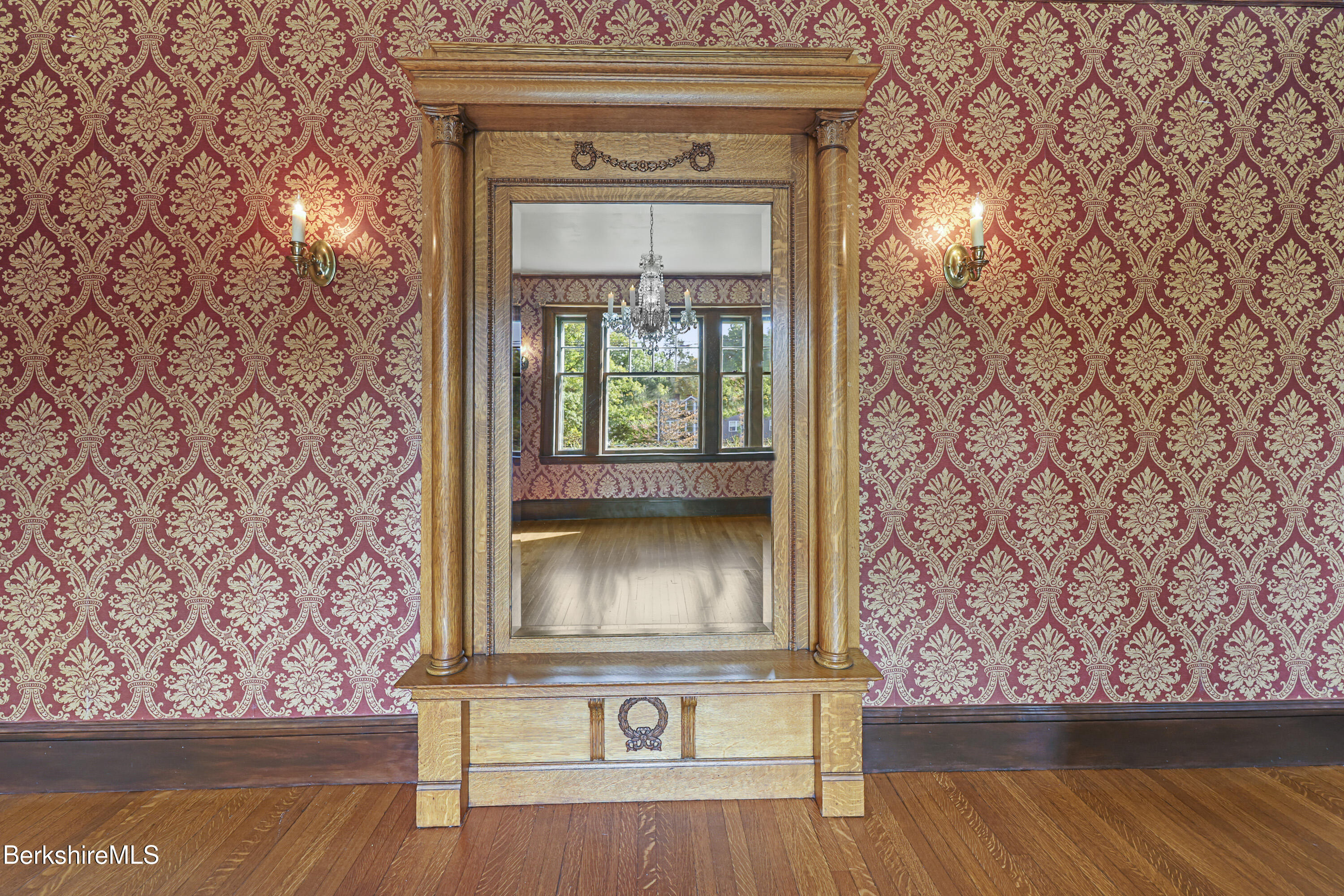 5 Crofut Street Pittsfield, MA 01201 - Photo 11 of 61 115 Dining Room