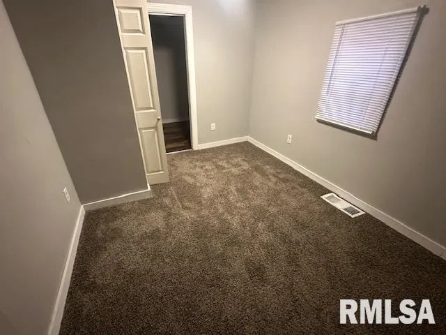 $949 | 524 Caroline Street, Unit A, Pekin, IL 61554