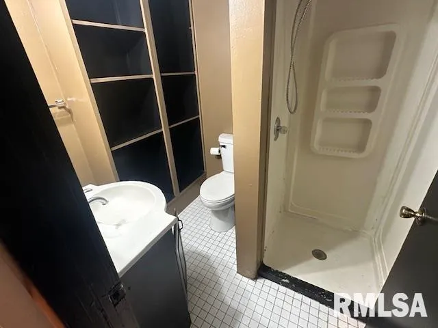 $949 | 524 Caroline Street, Unit A, Pekin, IL 61554